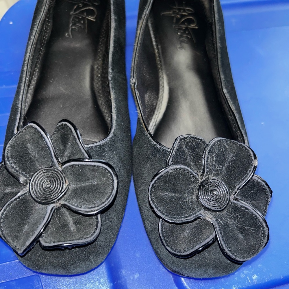 Lifestride Black suede low heeled flats size 9